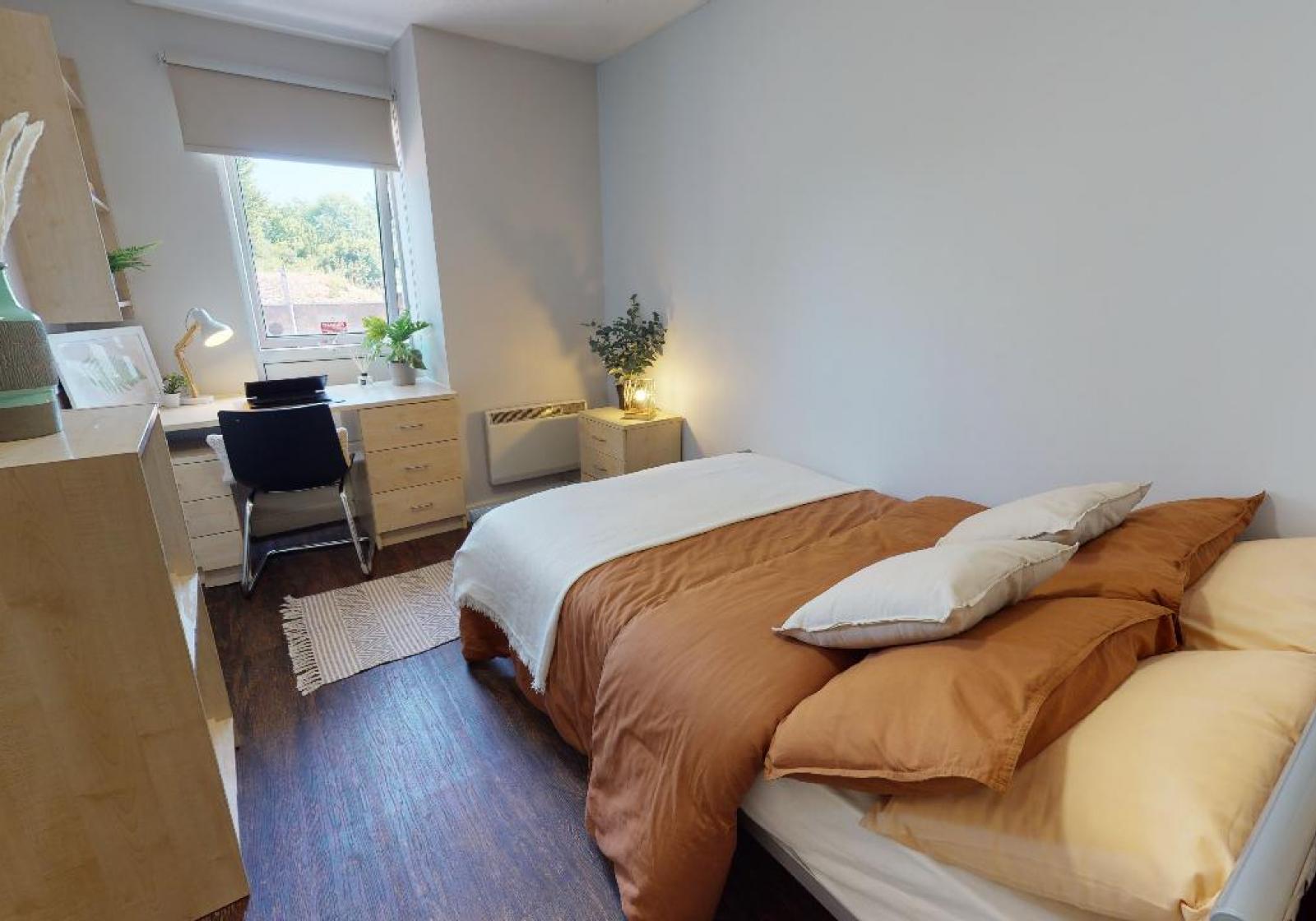  Silver En-Suite  -  iQ Fiveways House  - Gallery -  1