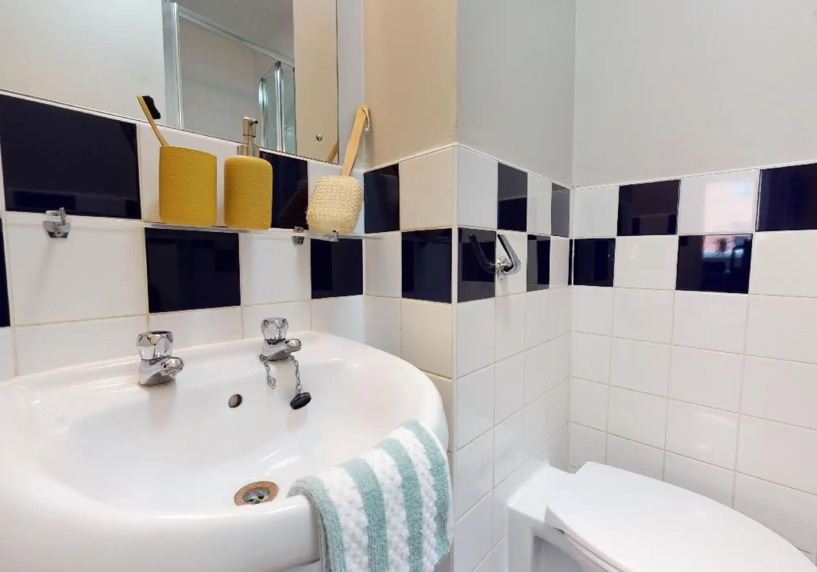  Gold En-Suite-2627  -  iQ Fiveways House  - Gallery -  2