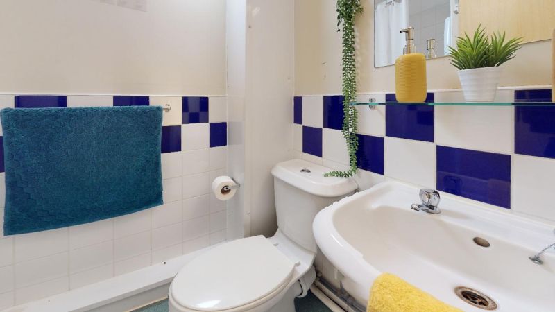  Silver En-Suite Premium  -  iQ Aspley House  - Gallery -  2