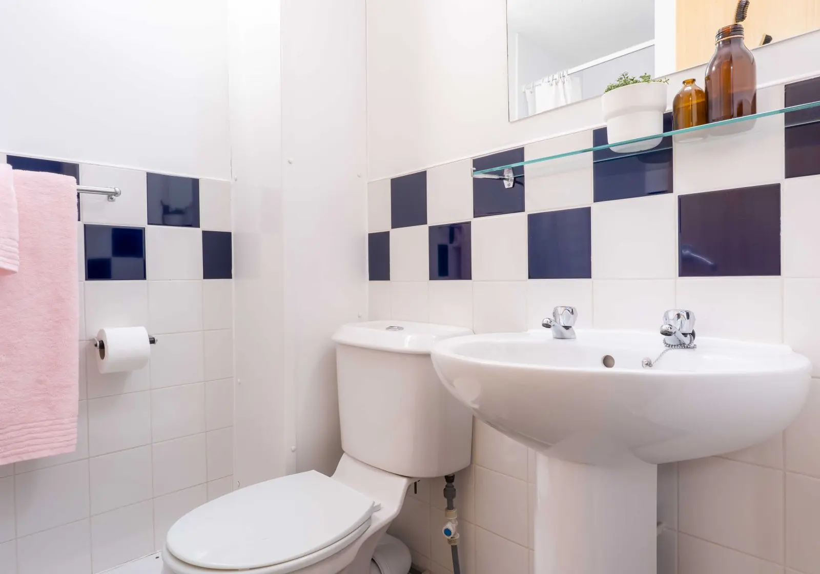  Bronze En-Suite  -  iQ Aspley House  - Gallery -  3