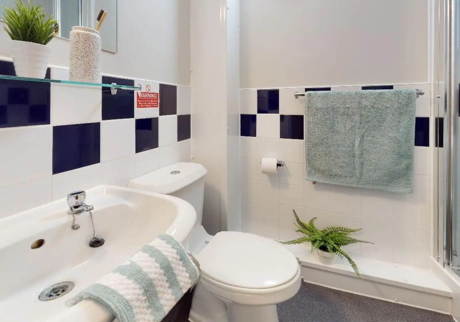  Silver En-Suite Plus  -  iQ Aspley House  - Gallery -  4