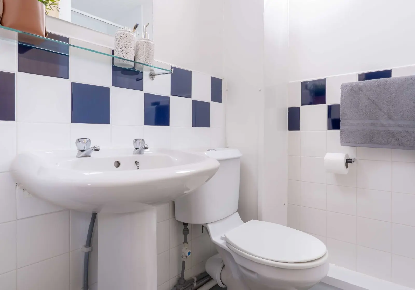  Gold En-Suite  -  iQ Aspley House  - Gallery -  5