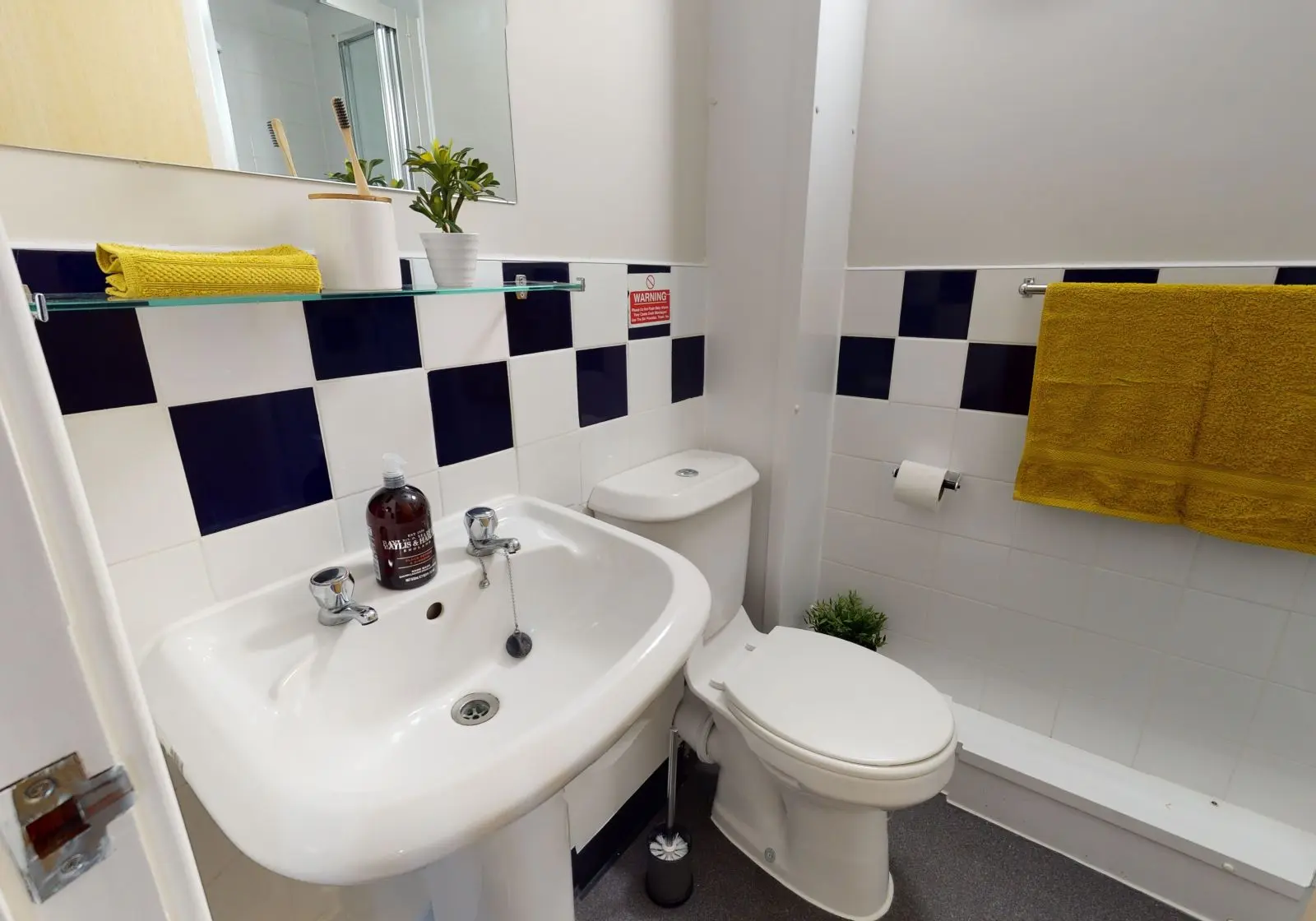  Gold En-Suite Plus  -  iQ Aspley House  - Gallery -  4