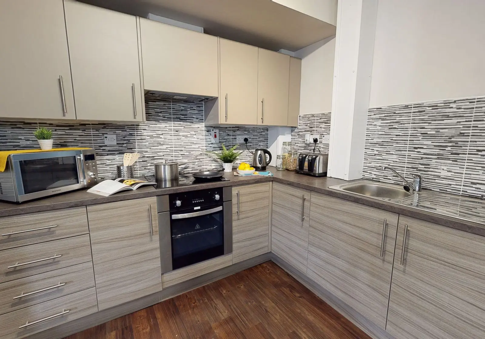  Gold En-Suite Plus  -  iQ Aspley House  - Gallery -  5