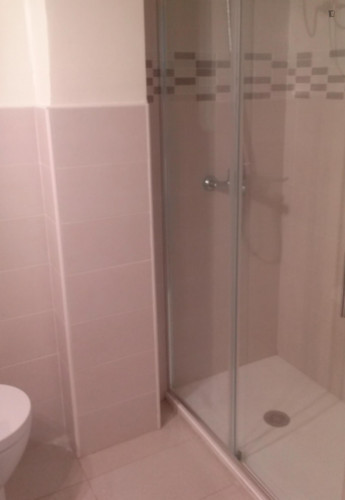 Single bedroom in a 3-bedroom apartment near University - Gallery - 7