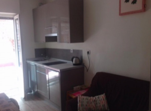 Single bedroom in a 3-bedroom apartment near University - Gallery - 4