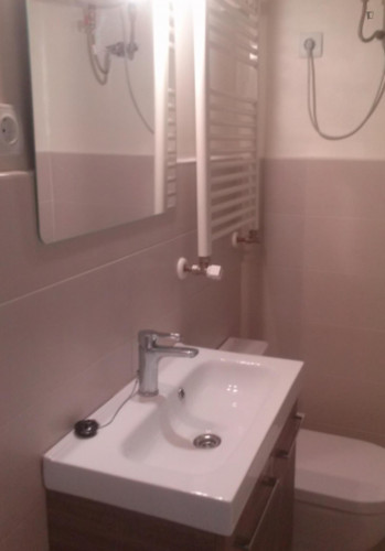 Single bedroom in a 3-bedroom apartment near University - Gallery - 5