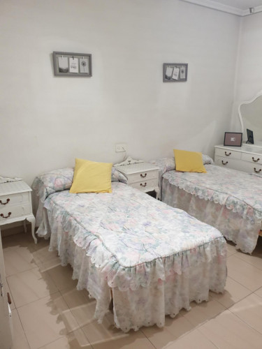 Twin bedroom in a 4-bedroom apartment near Campus Universitario de Ponferrada