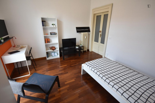 Wonderful single bedroom near Humanitas University