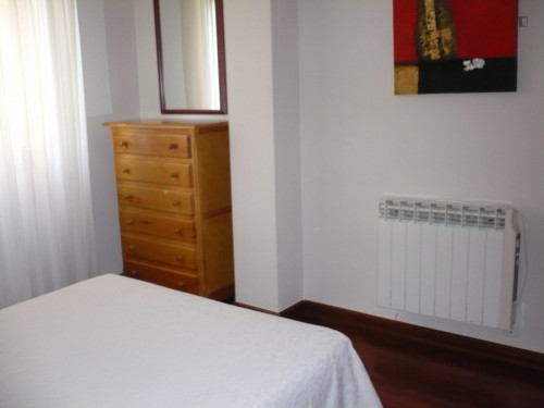 Double bedroom in a 4-bedroom apartment in Camp Redó  - Gallery -  5