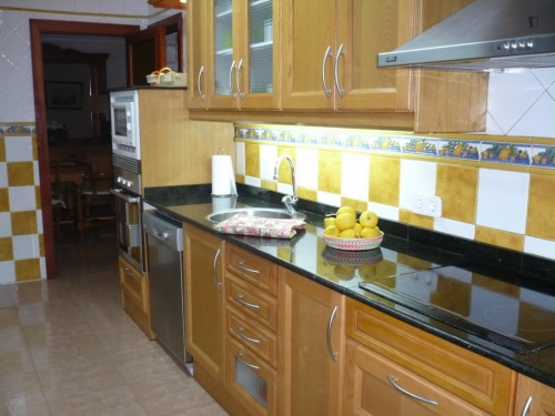 Double bedroom in 4-bedroom apartment - Gallery - 11