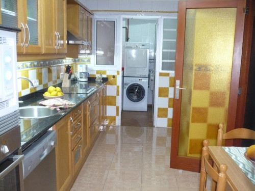 Double bedroom in 4-bedroom apartment - Gallery - 10