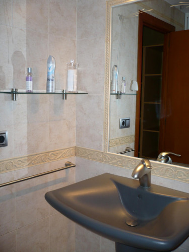 Double bedroom in 4-bedroom apartment  - Gallery -  5