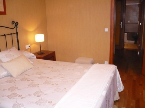 Double bedroom in 4-bedroom apartment