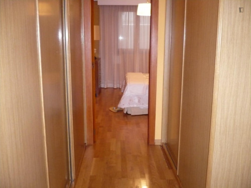 Double bedroom in 4-bedroom apartment