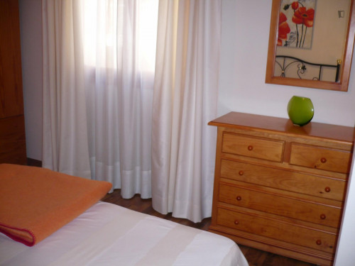 Double bedroom in 4-bedroom apartment