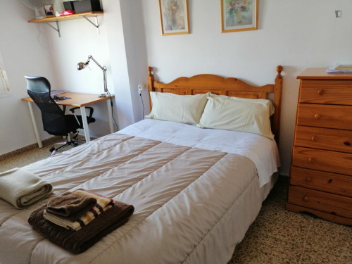 Very cool double bedroom in Pere Garau