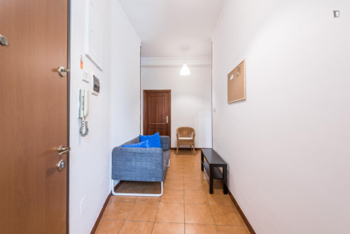 Cool double bedroom in a 4-bedroom flat near Policlinico di Bari - Gallery - 8
