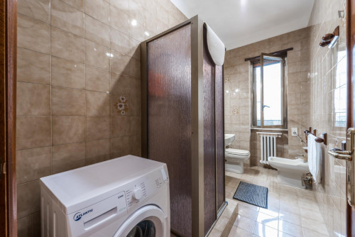 Cool double bedroom in a 4-bedroom flat near Policlinico di Bari