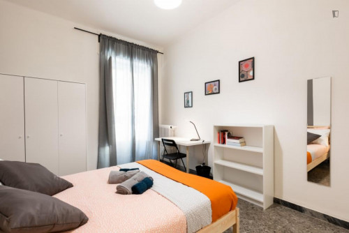 Beautiful double bedroom in a 4-bedroom apartment near Bari F. Crispi metro station