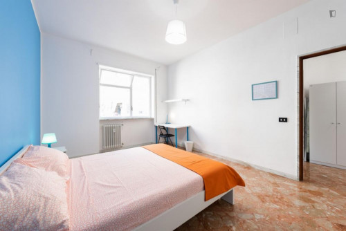 Attractive double bedroom near the Bari Centrale transport station