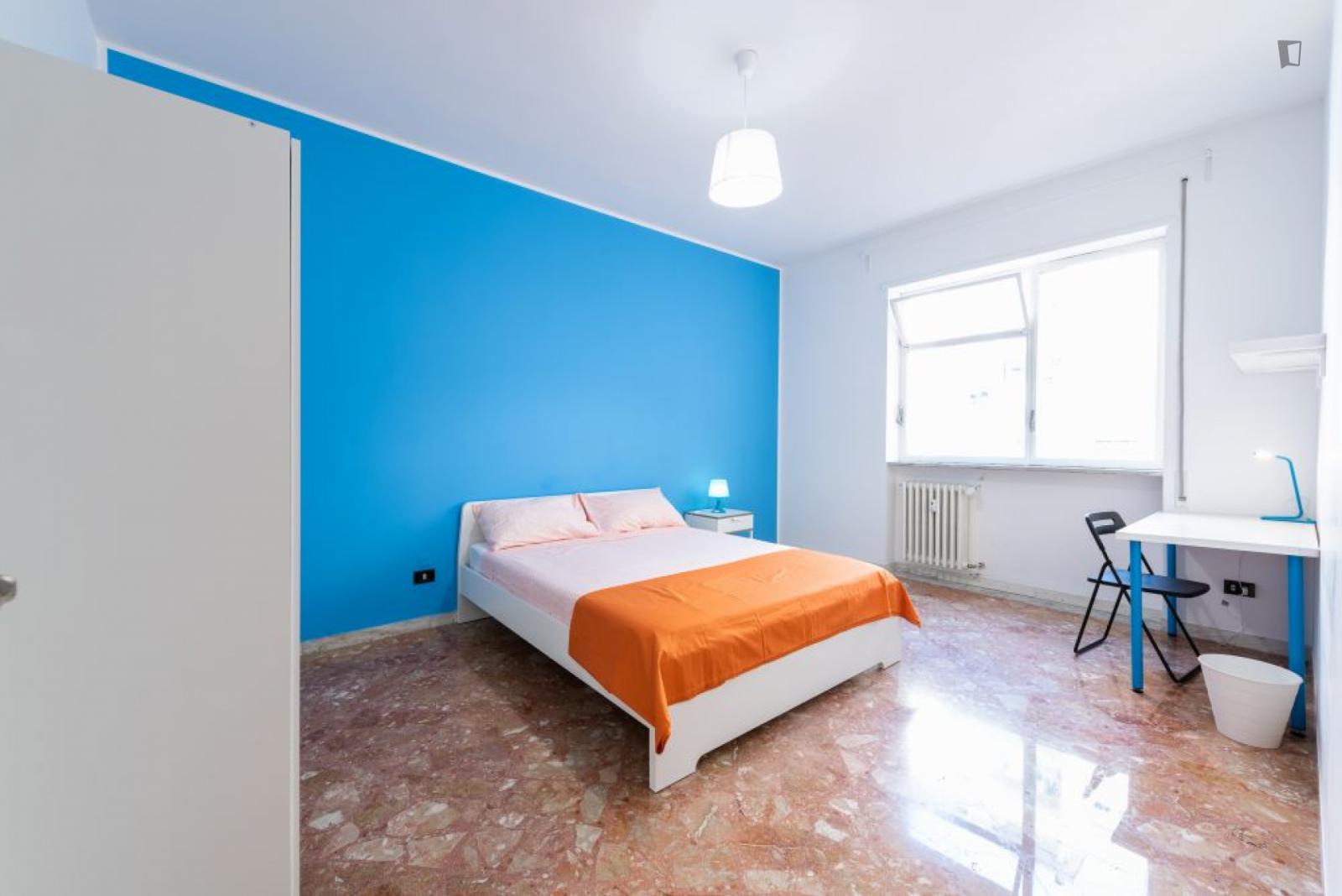 Attractive Double Bedroom Near The Bari Centrale Transport Station - Attractive double bedroom near the Bari Centrale transport station - Gallery - 1