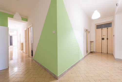 Large bedroom in a 4-bedroom apartment near Bari Sud Est train station  - Gallery -  5