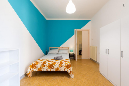 Large bedroom in a 4-bedroom apartment near Bari Sud Est train station  - Gallery -  5