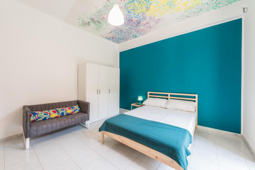 Nice double bedroom in a 4-bedroom apartment near Bari Centrale transport station - Gallery - 4