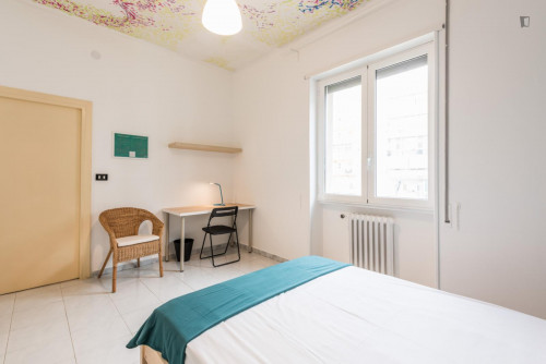 Nice double bedroom in a 4-bedroom apartment near Bari Centrale transport station - Gallery - 3
