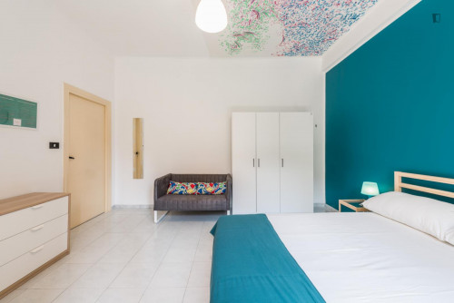 Nice double bedroom in a 4-bedroom apartment near Bari Centrale transport station - Gallery - 2