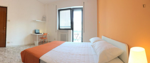 Amazing double bedroom near Quintino Sella metro station