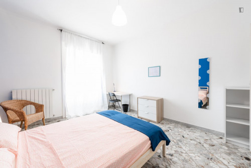 Large and bright bedroom near Bari Sud Est train station - Gallery - 6