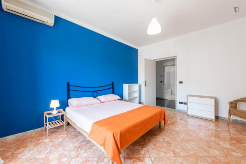 Modern double bedroom near Bari Sud Est train station