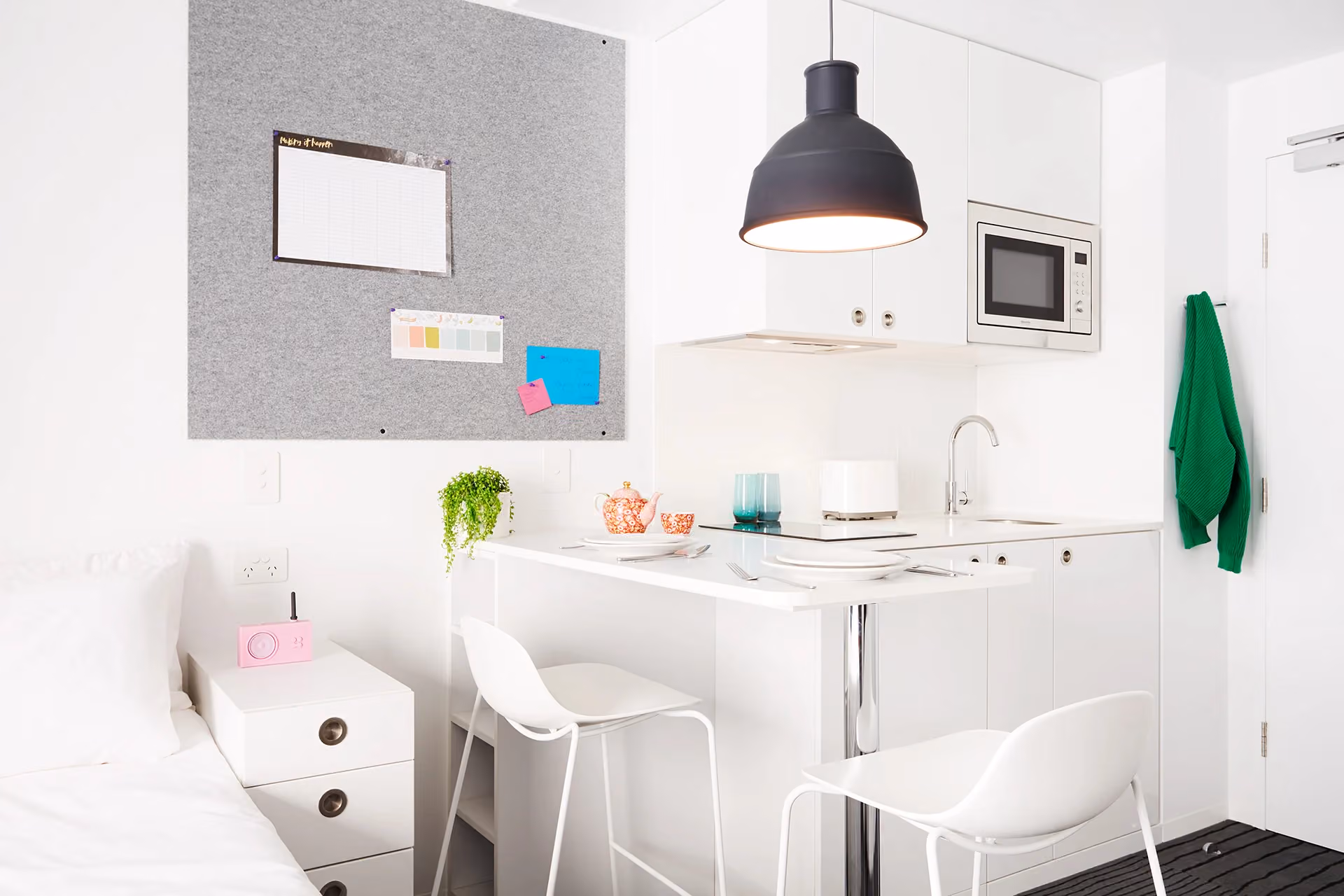 Signature Plus Studio Apartment - Double Bed With Breakfast Bar - 4