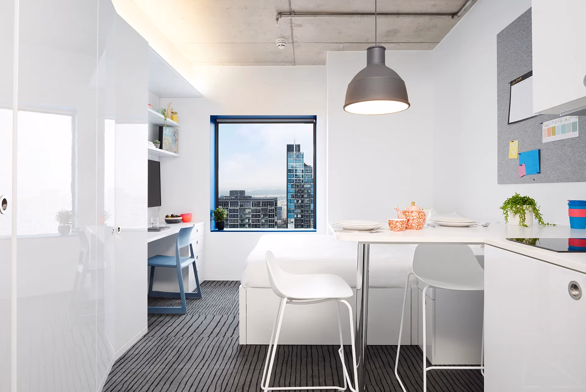 Signature Plus Studio Apartment - Double Bed With Breakfast Bar - 3