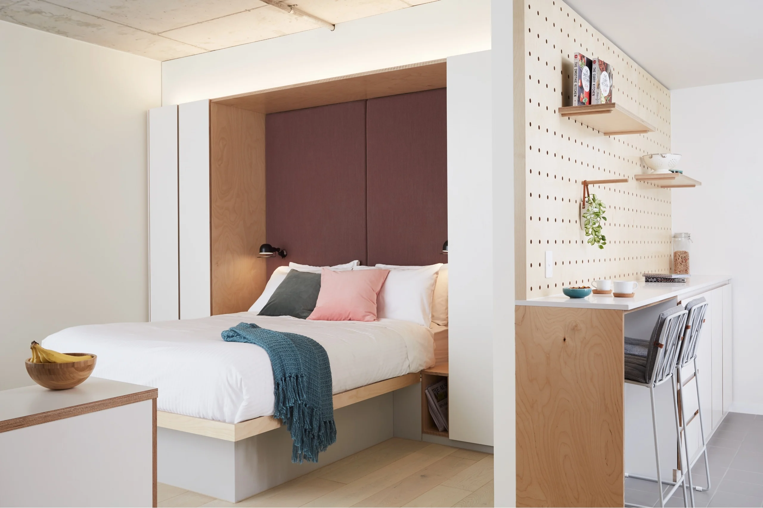  Ultra Studio Suite - Queen Bed With Standard View  -  سكيب سوانستون  - Gallery -  1
