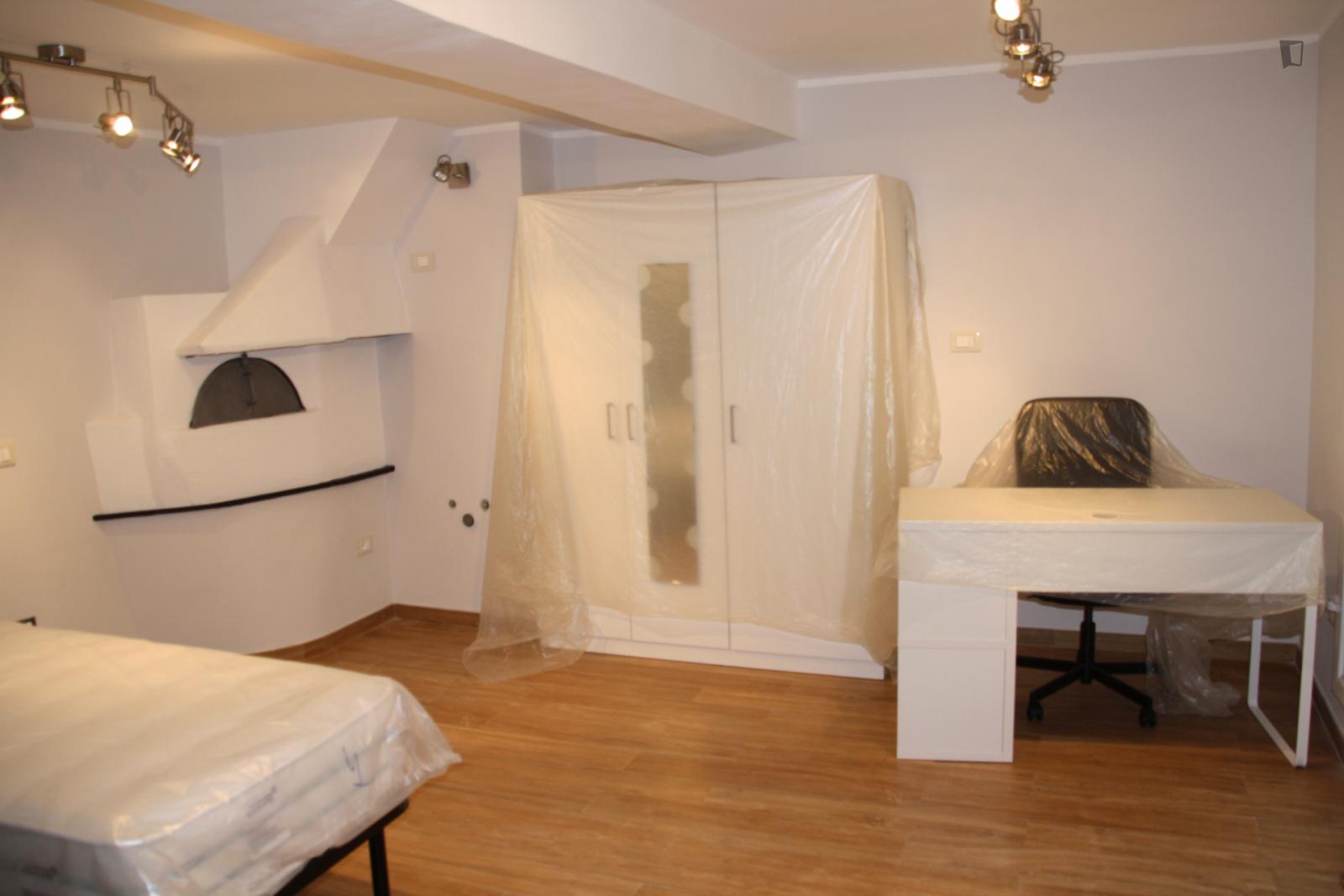 Cozy Single Bedroom Near Darsena Metro Station - Cozy single bedroom near Darsena metro station - Gallery - 1