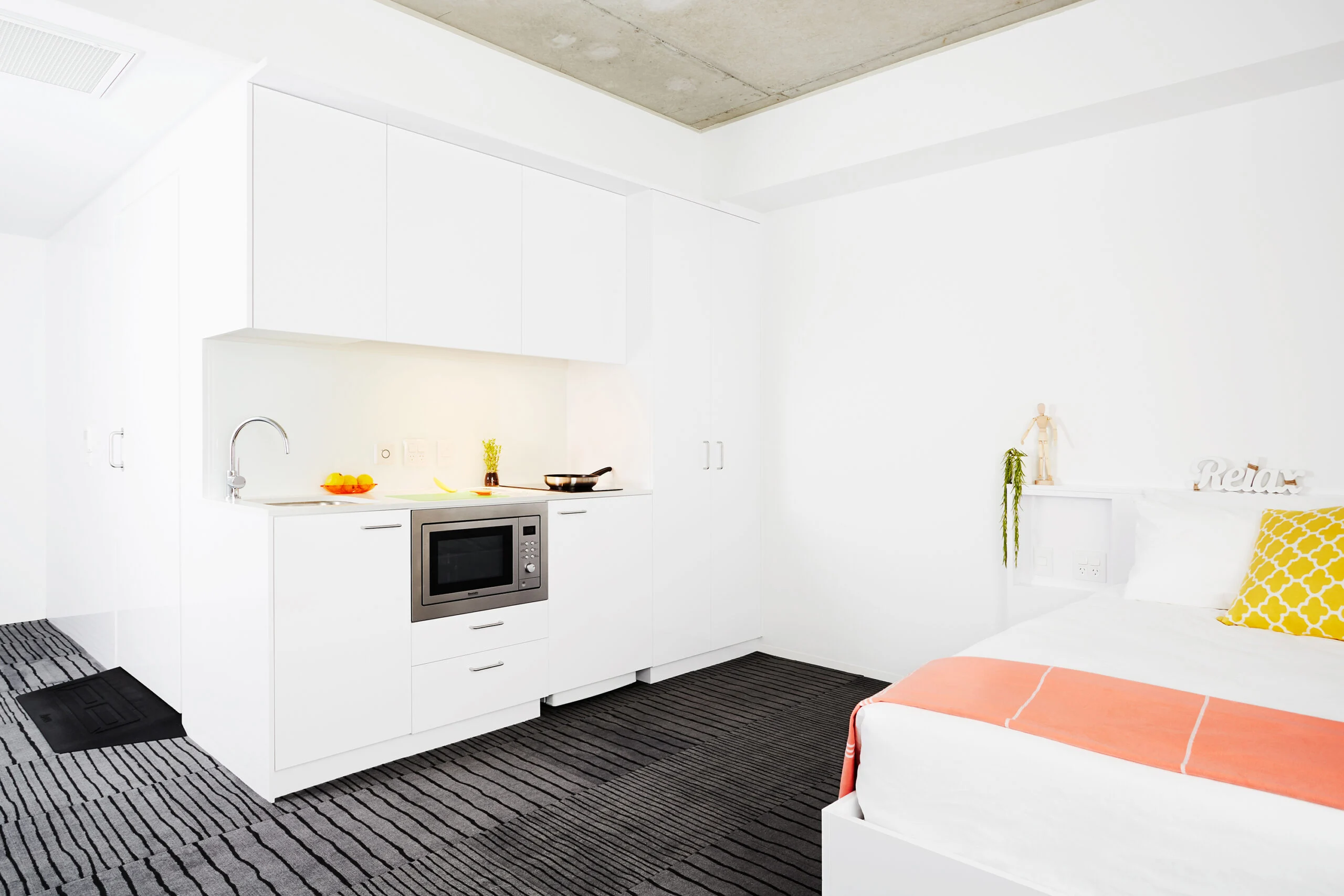 Ultra Studio Apartment - Double Bed With Premium View - Scape South Bank - Gallery - 4