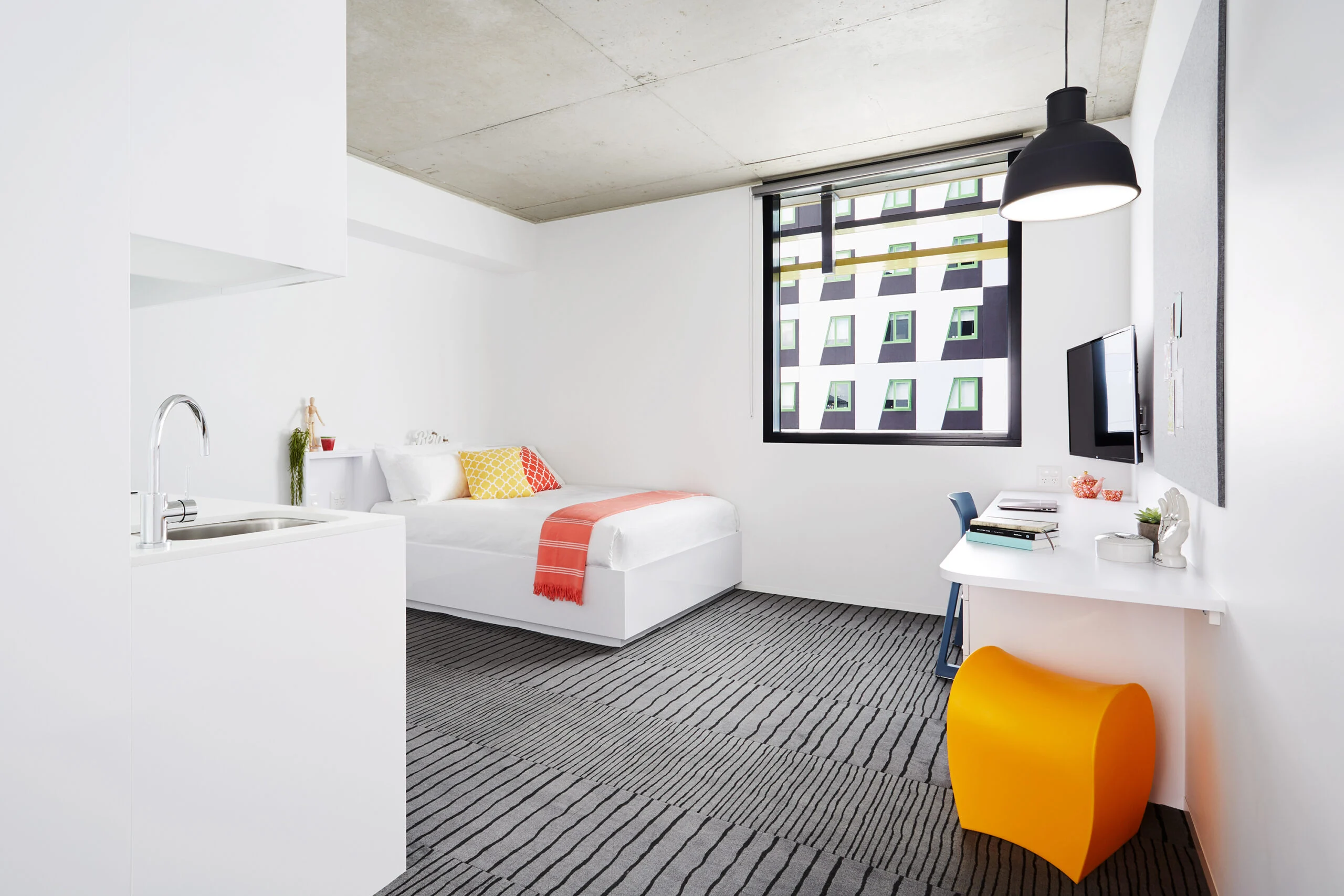  Ultra Studio Apartment - Double Bed With Premium View  -  Scape South Bank  - Gallery -  1