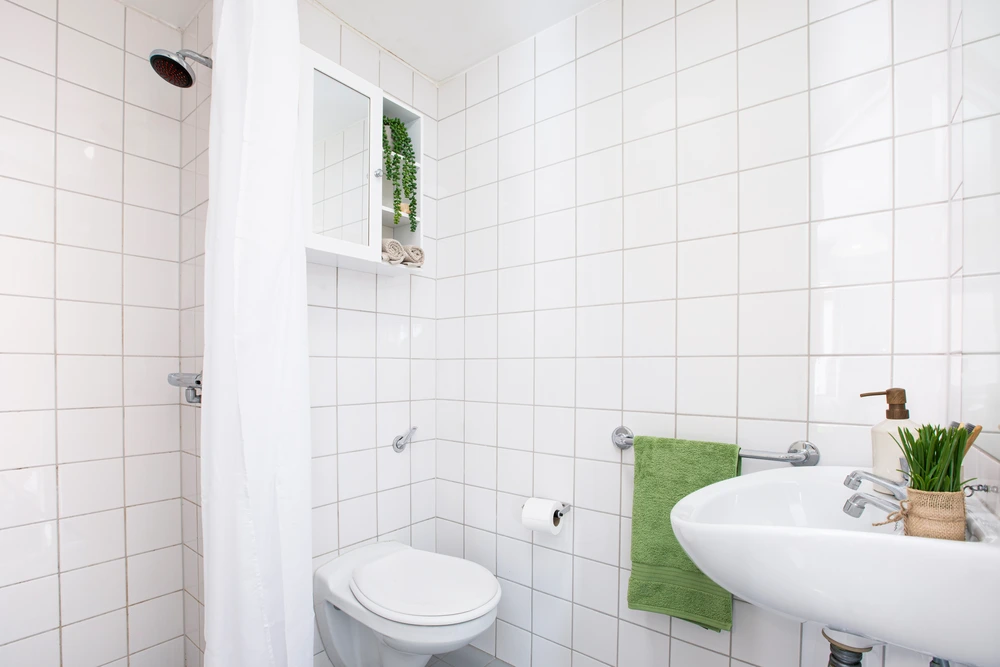  Medium Standard Double En-Suite  -  Unite Students Lakeside  - Gallery -  3