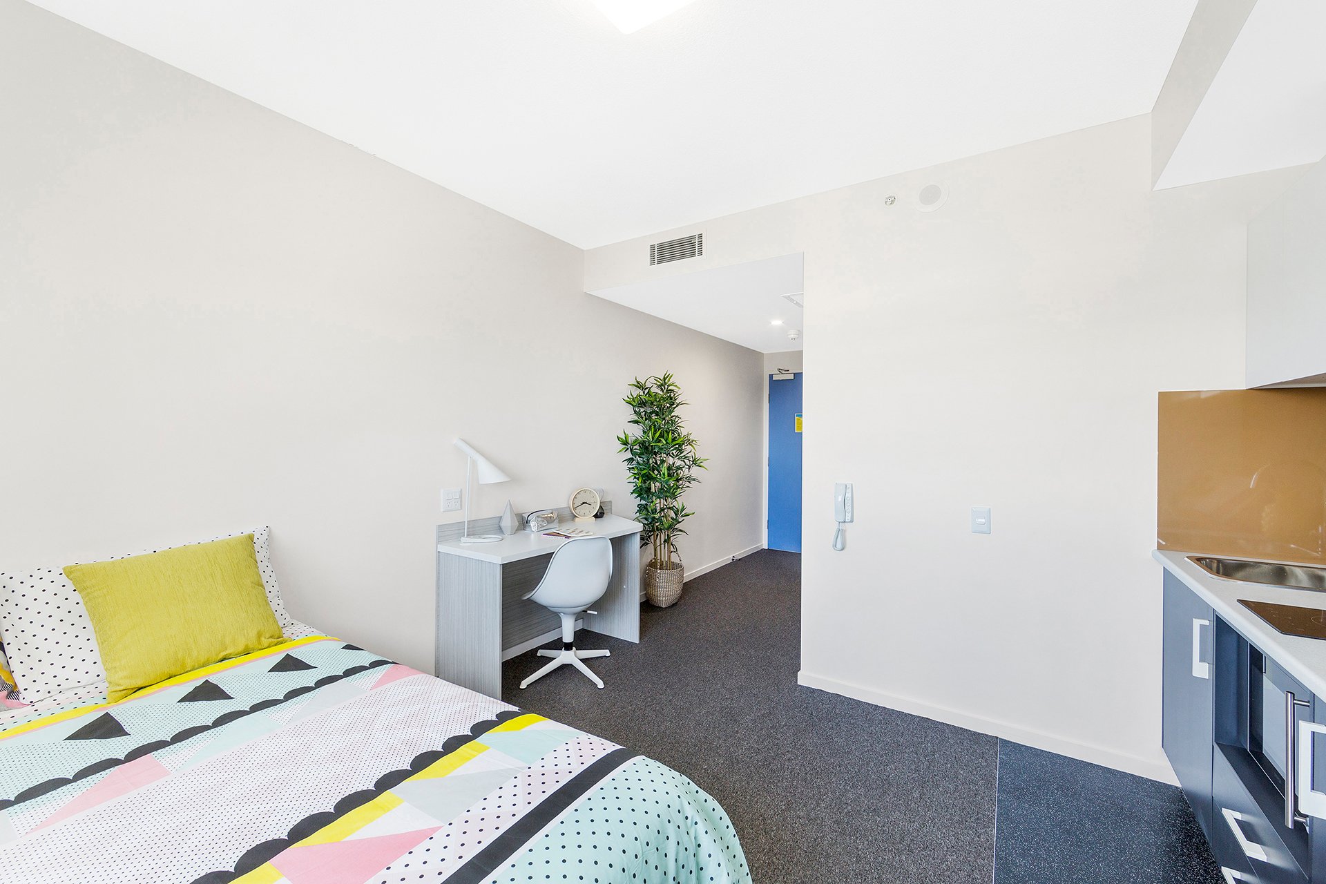 Signature Plus Studio Apartment - Double Bed With Standard View - Scape Regent - Gallery - 6