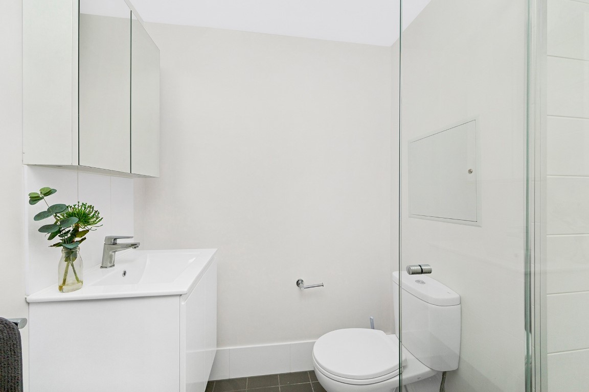 Twin Bunk Apartment With Balcony - Scape Regent - Gallery - 2