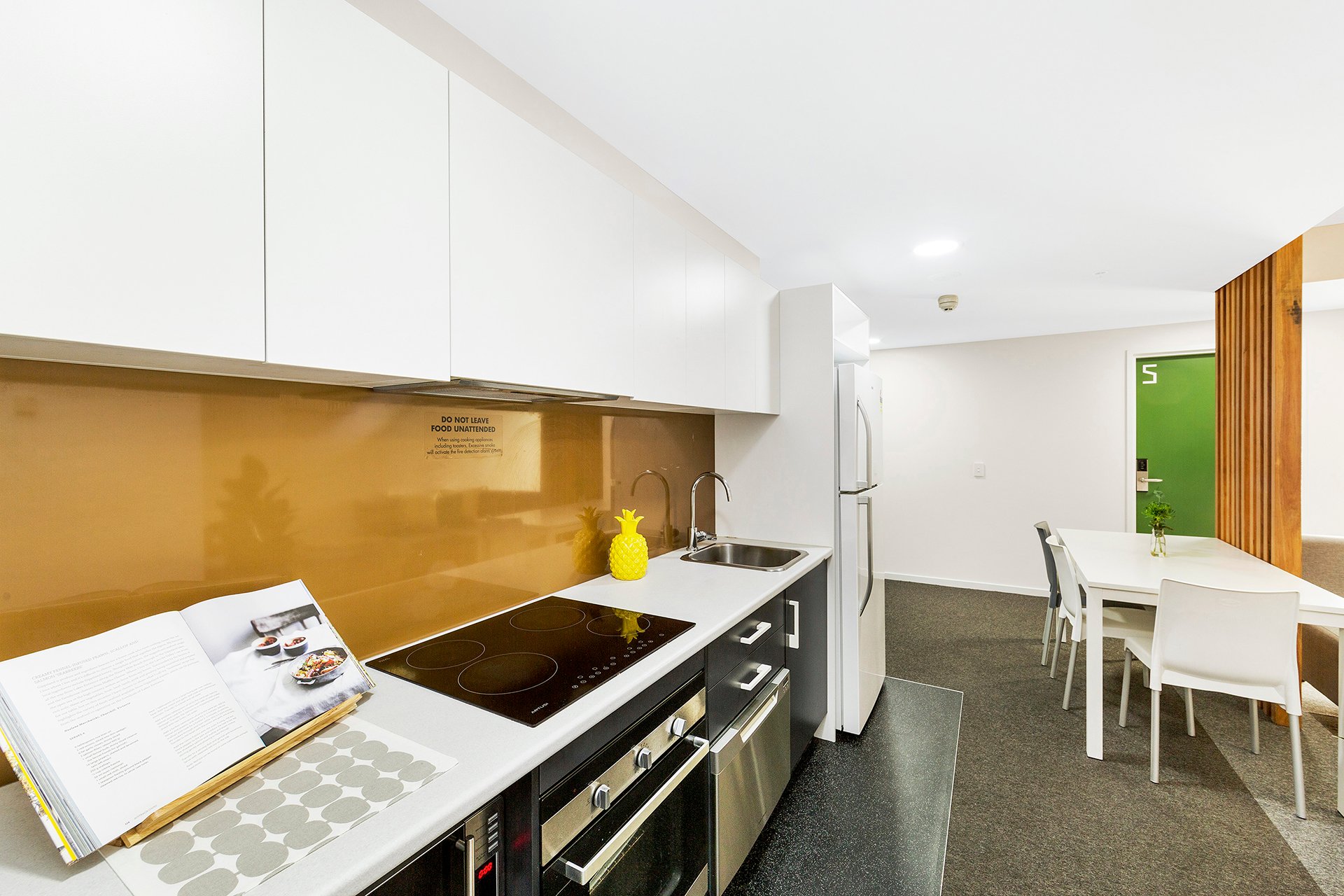  Double Bed With 5 Bed Apartment With Ensuite & Balcony  -  أتيرا ريجنت ستريت  - Gallery -  10