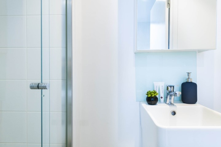 King Single Bed With 2 Bed Apartment - 5