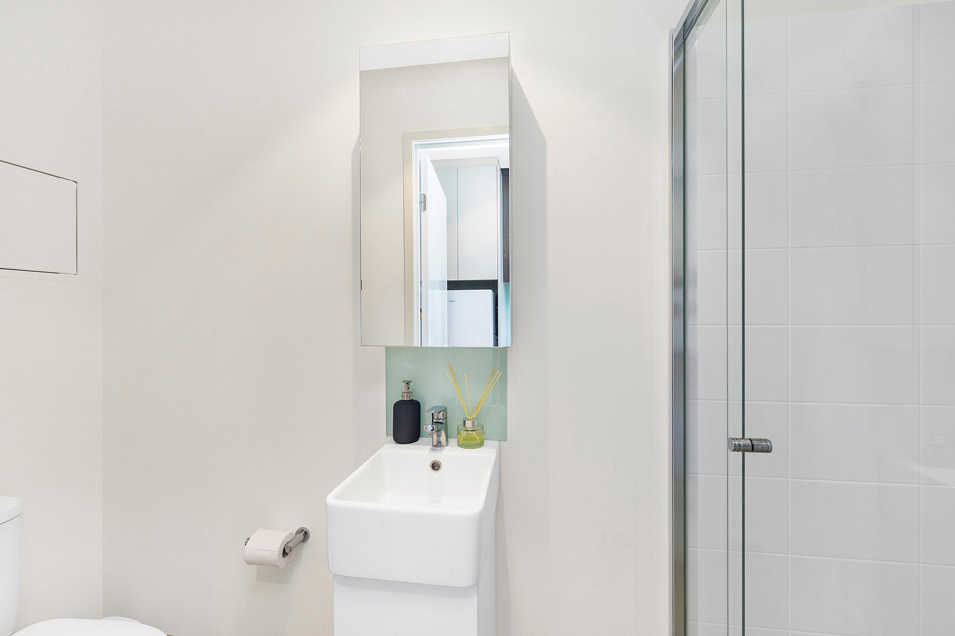  Signature Plus Studio Apartment - Double Bed With Standard View  -  Atira Merivale Street - South Brisbane  - Gallery -  3