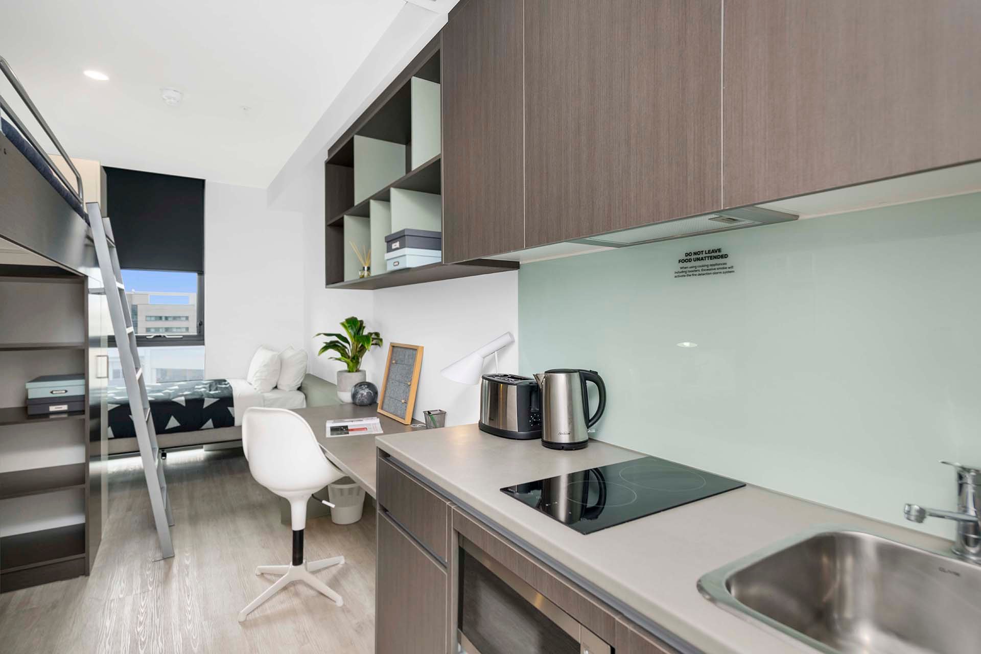  King Single Bed With Twin Mix Apartment  -  Atira Merivale Street - South Brisbane  - Gallery -  8