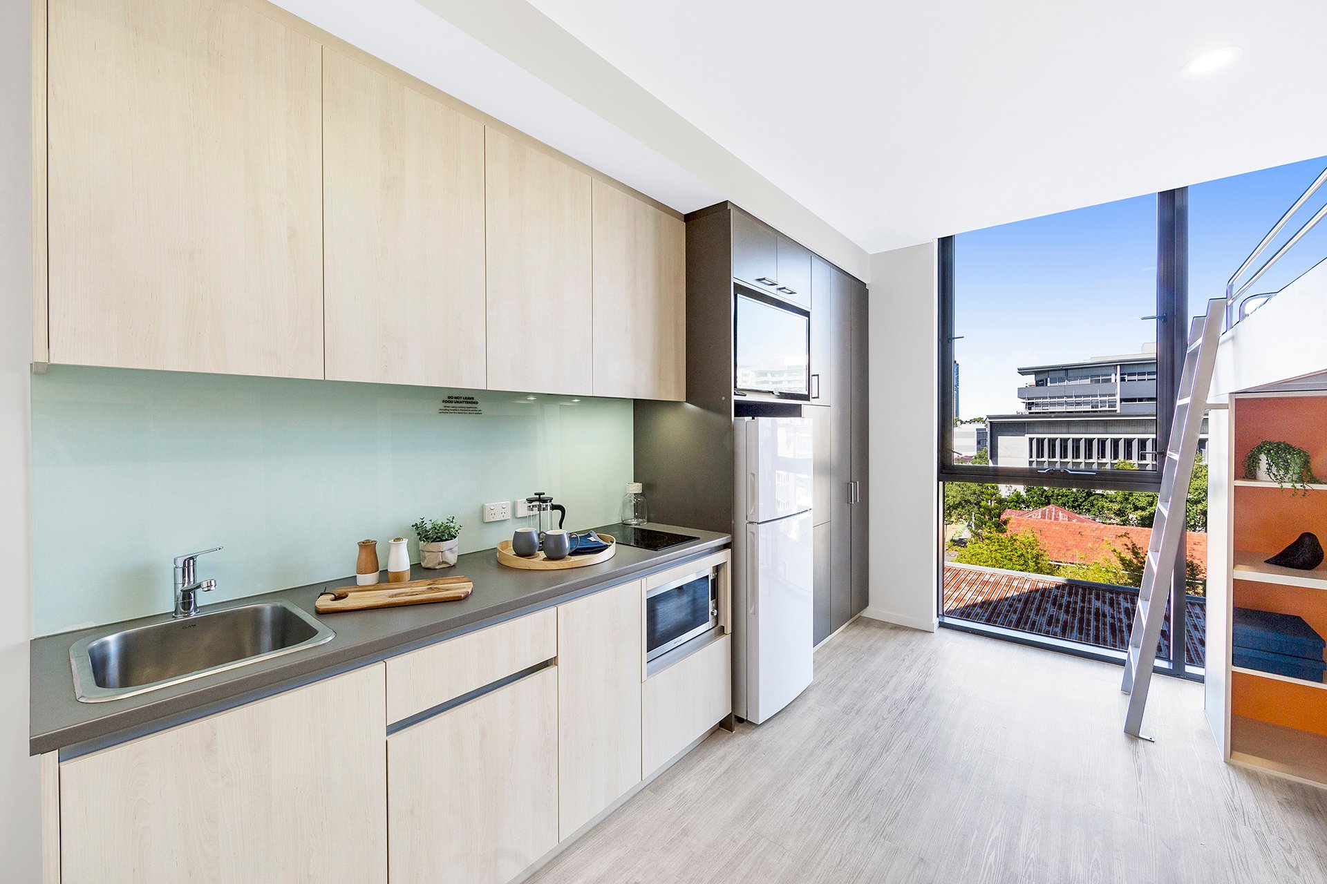  King Single Bed With Twin Mix Apartment  -  Atira Merivale Street - South Brisbane  - Gallery -  5