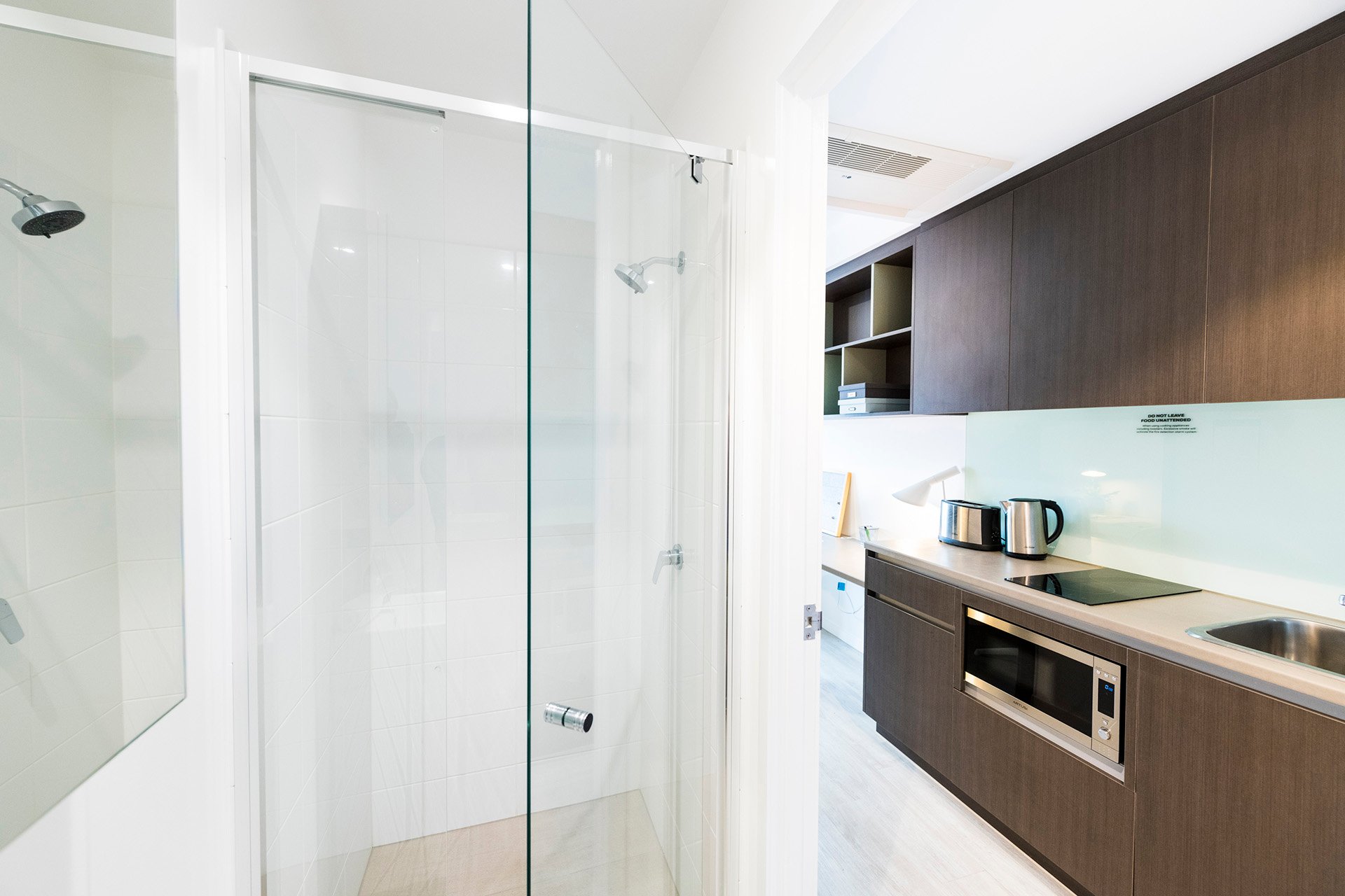  King Single Bed With Twin Mix Apartment  -  Atira Merivale Street - South Brisbane  - Gallery -  15