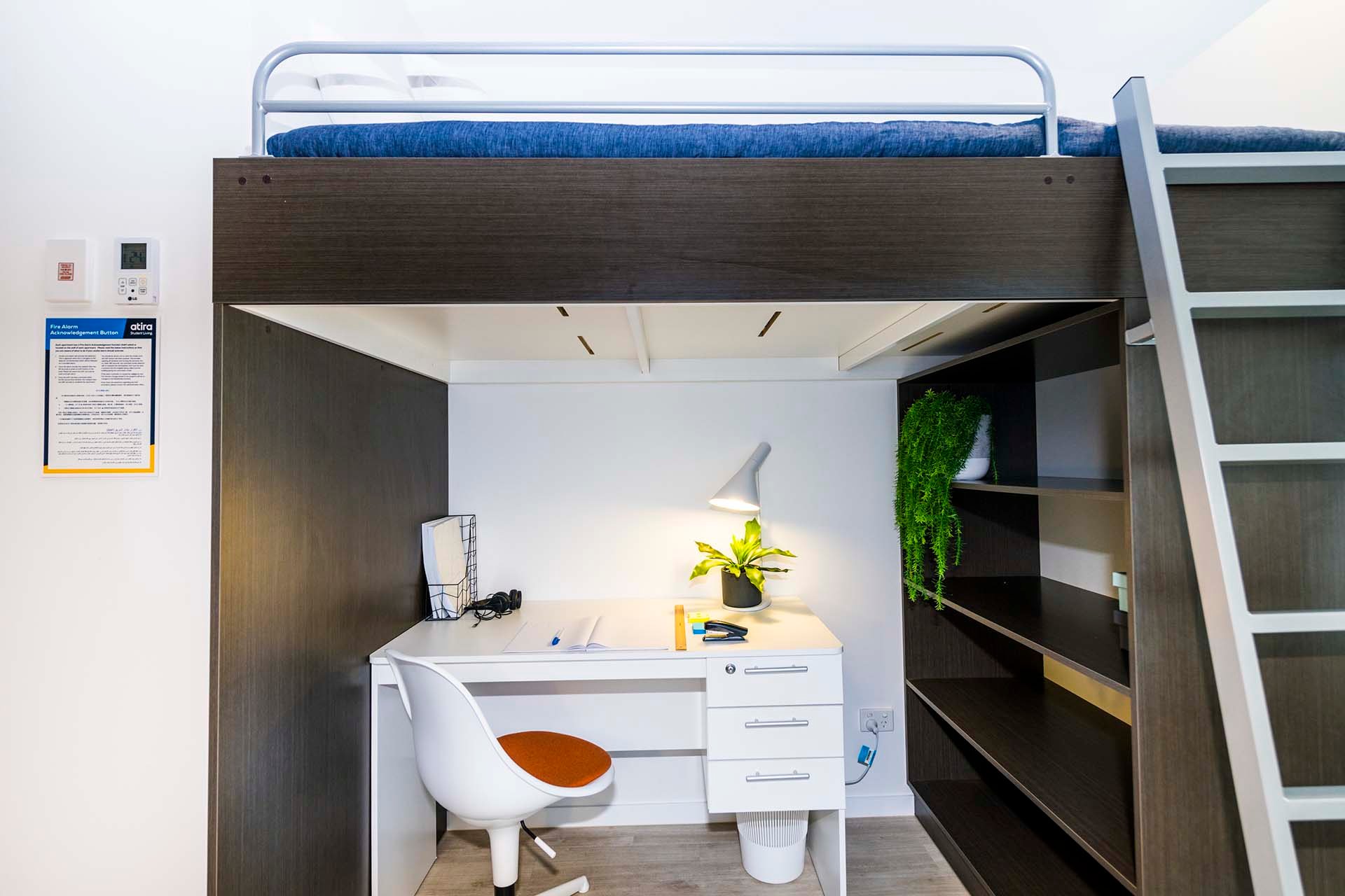  King Single Bed With Twin Mix Apartment With Views  -  Atira Merivale Street - South Brisbane  - Gallery -  22